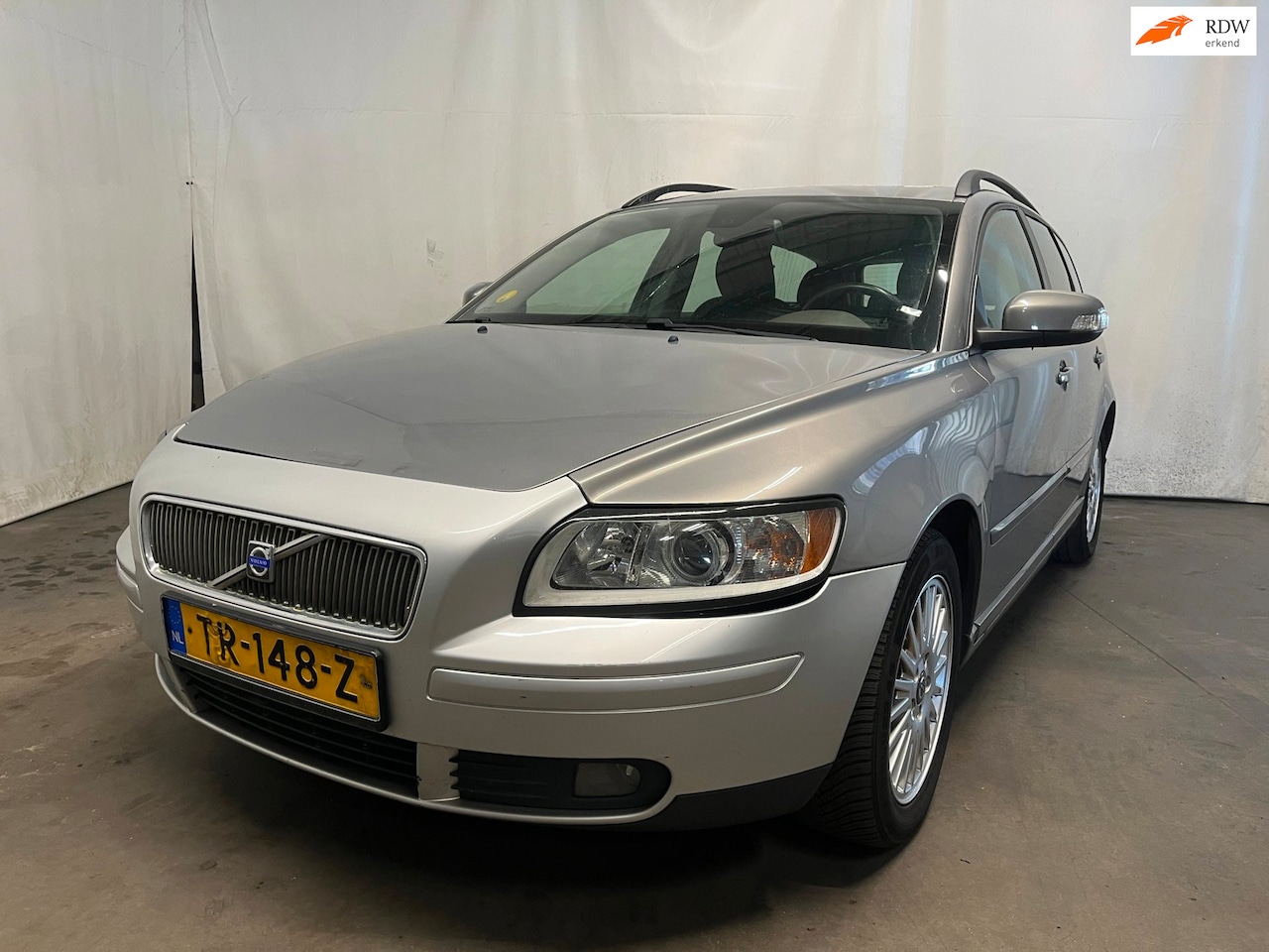Volvo V50 - 1.6D SCHADEAUTO! - AutoWereld.nl