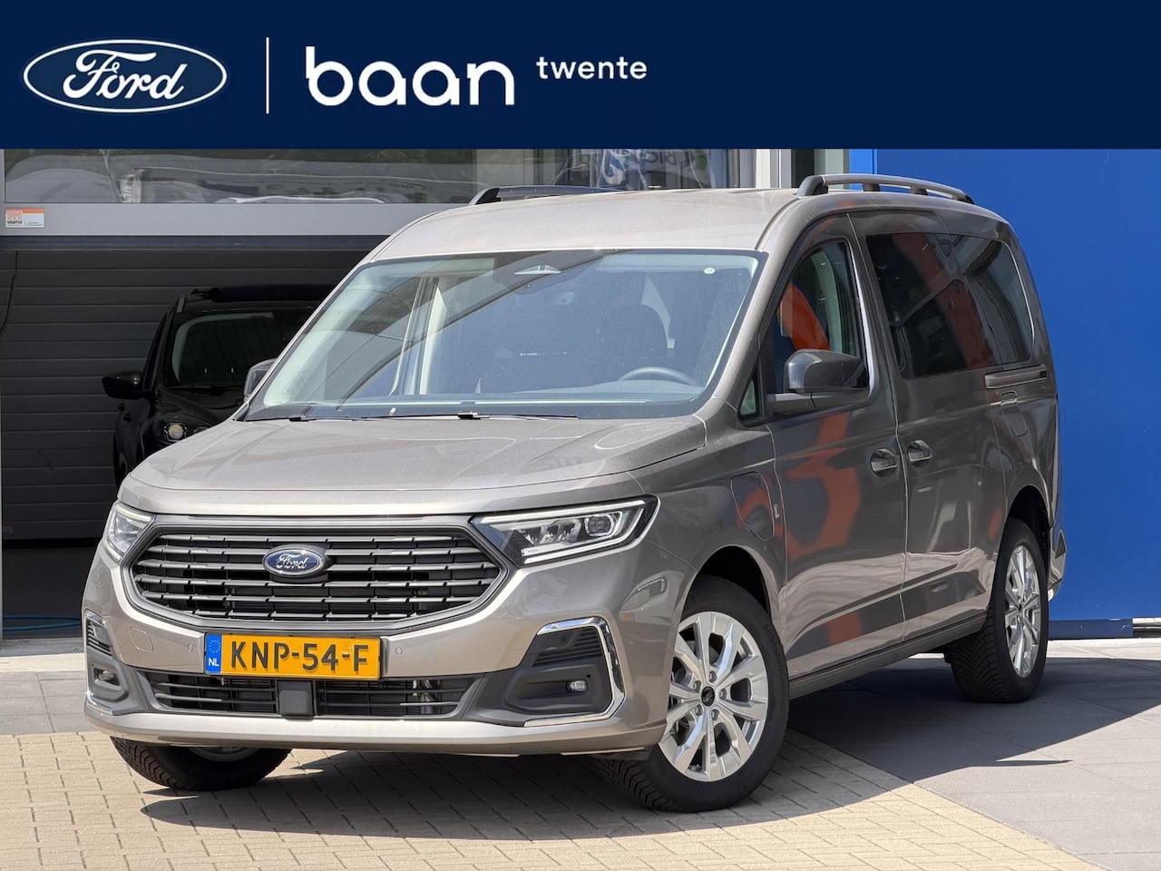 Ford Tourneo Connect - 1.5 PHEV L2 Titanium | Trekhaak | 7 zitplaatsen | Leer | LED  v+a | Adaptive Cruise C. | - AutoWereld.nl
