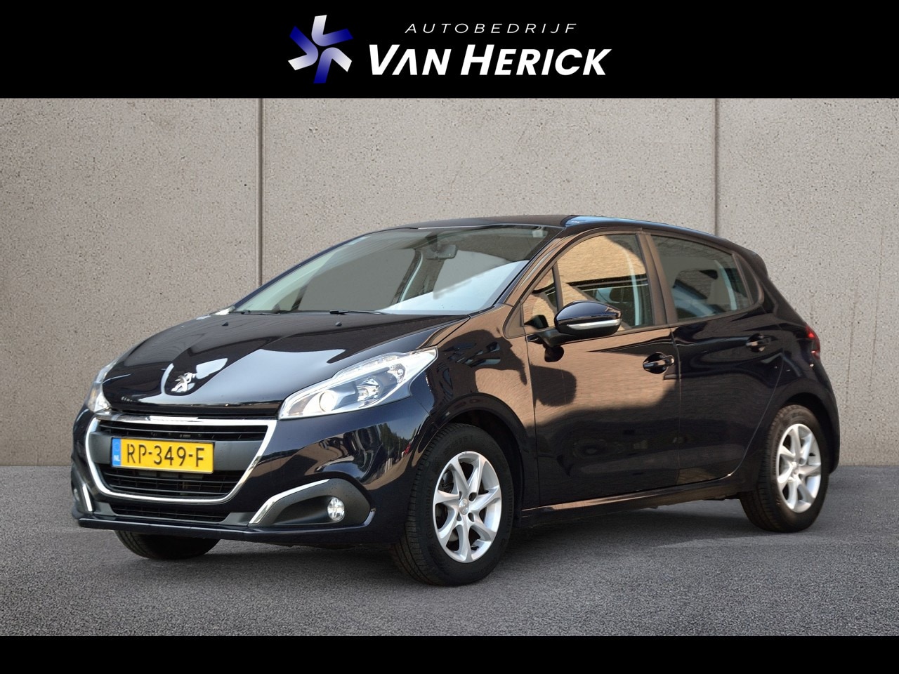 Peugeot 208 - 1.2 PureTech Blue Lion 82pk | Navi | LM velgen | Airco - AutoWereld.nl