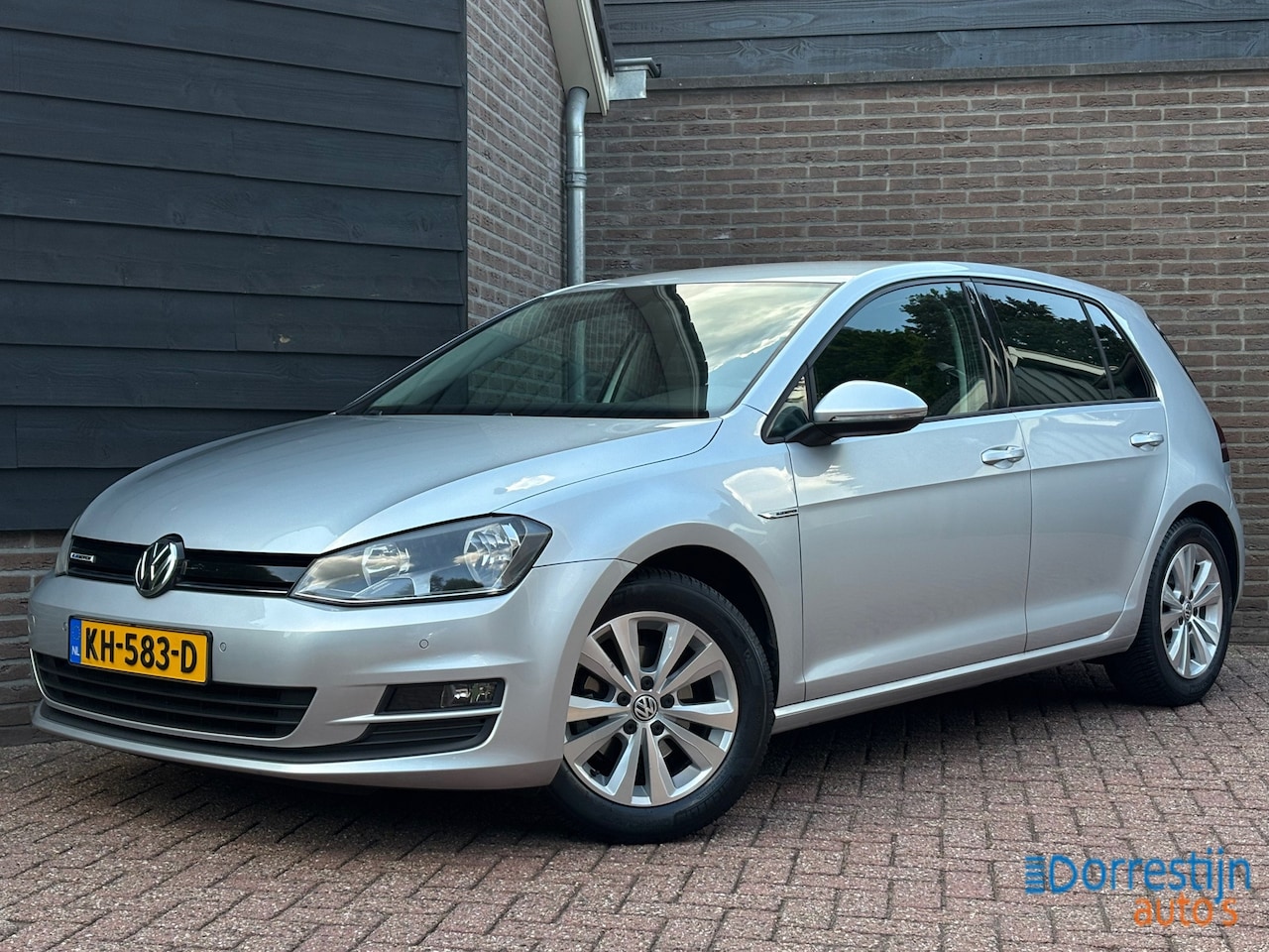 Volkswagen Golf - 1.0 TSI Connected Series | Automaat | CarPlay | Camera | Navi | Cruise - AutoWereld.nl