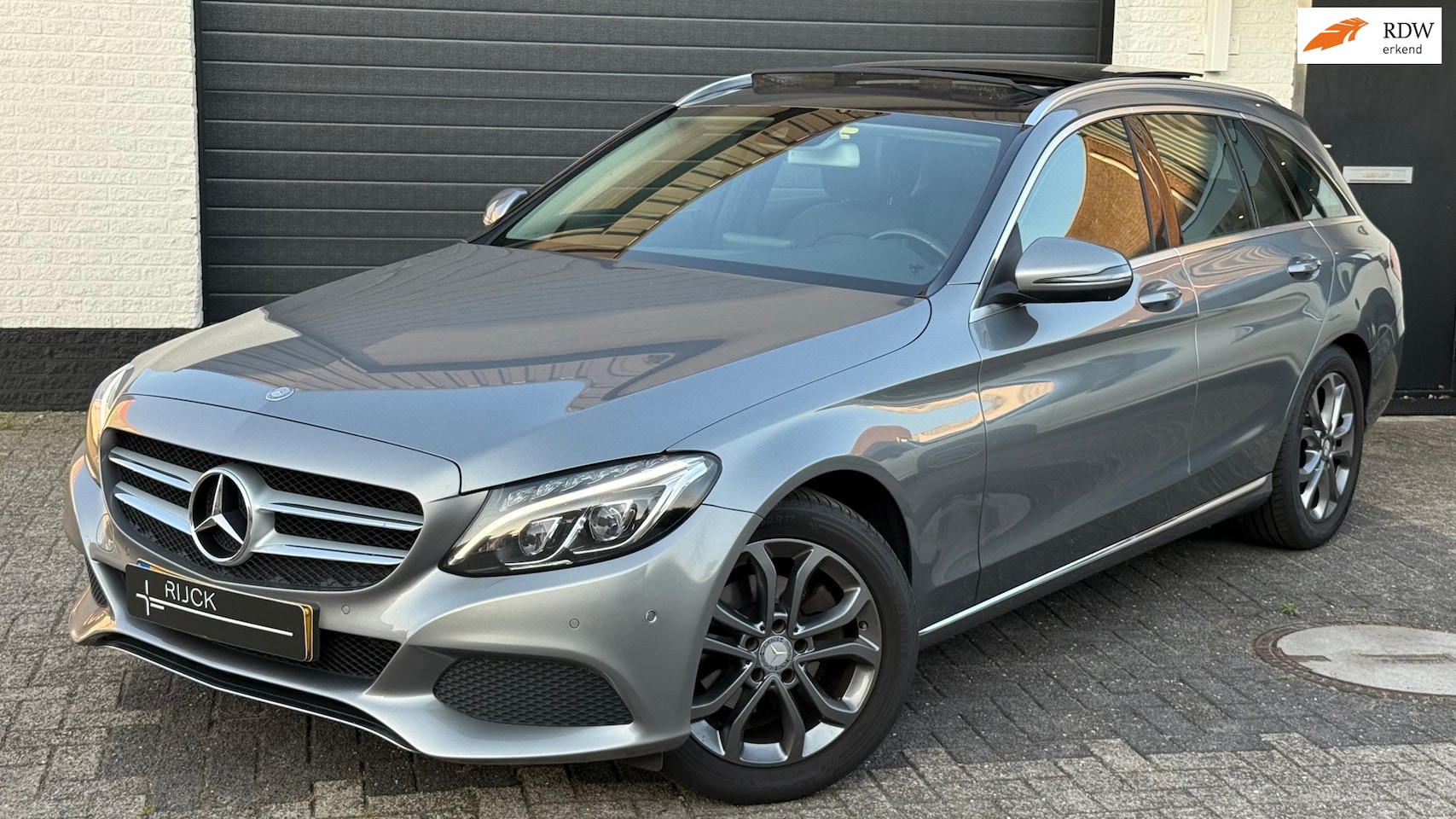 Mercedes-Benz C-klasse Estate - 180 Prestige | Pano | Dodehoek | Automaat | Trekhaak - AutoWereld.nl