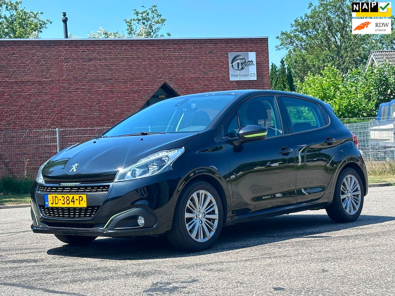 Peugeot 208 - 1.2 PureTech Active Automaat*Navigatie*Distributie vervangen*Cruise*NAP*Clima*Trekhaak* - AutoWereld.nl