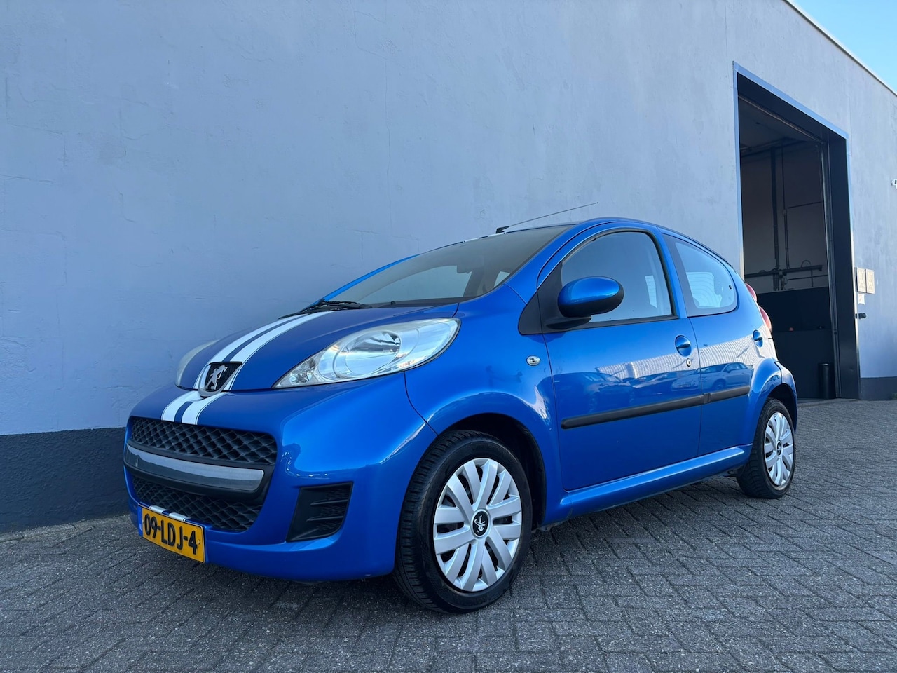 Peugeot 107 - 1.0-12V XR 5-Deurs - Airco - AutoWereld.nl