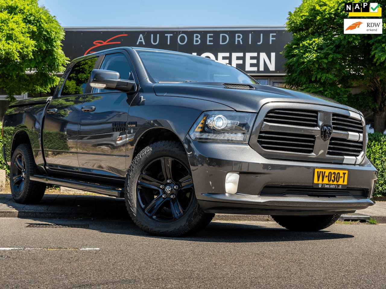 Dodge Ram 1500 - 5.7 V8 CREW CAB 6'4 | PANORAMADAK | PARKEERCAMERA | LUCHTVERING | STOEL VERWARMING / KOELI - AutoWereld.nl