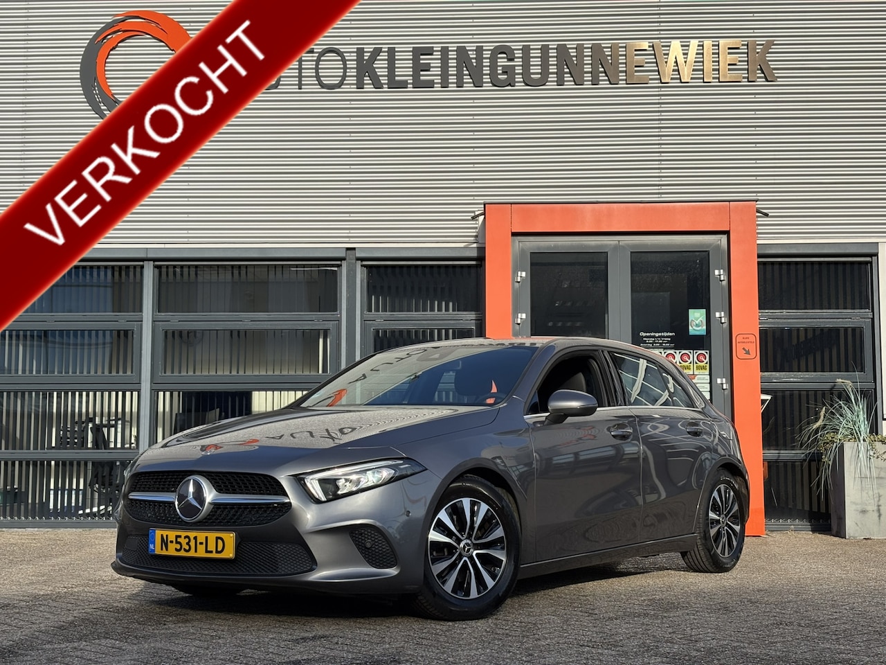 Mercedes-Benz A-klasse - 180 Business Solution / Applecarplay Android Auto / Digital Cockpit / Stoelverwarming / - AutoWereld.nl