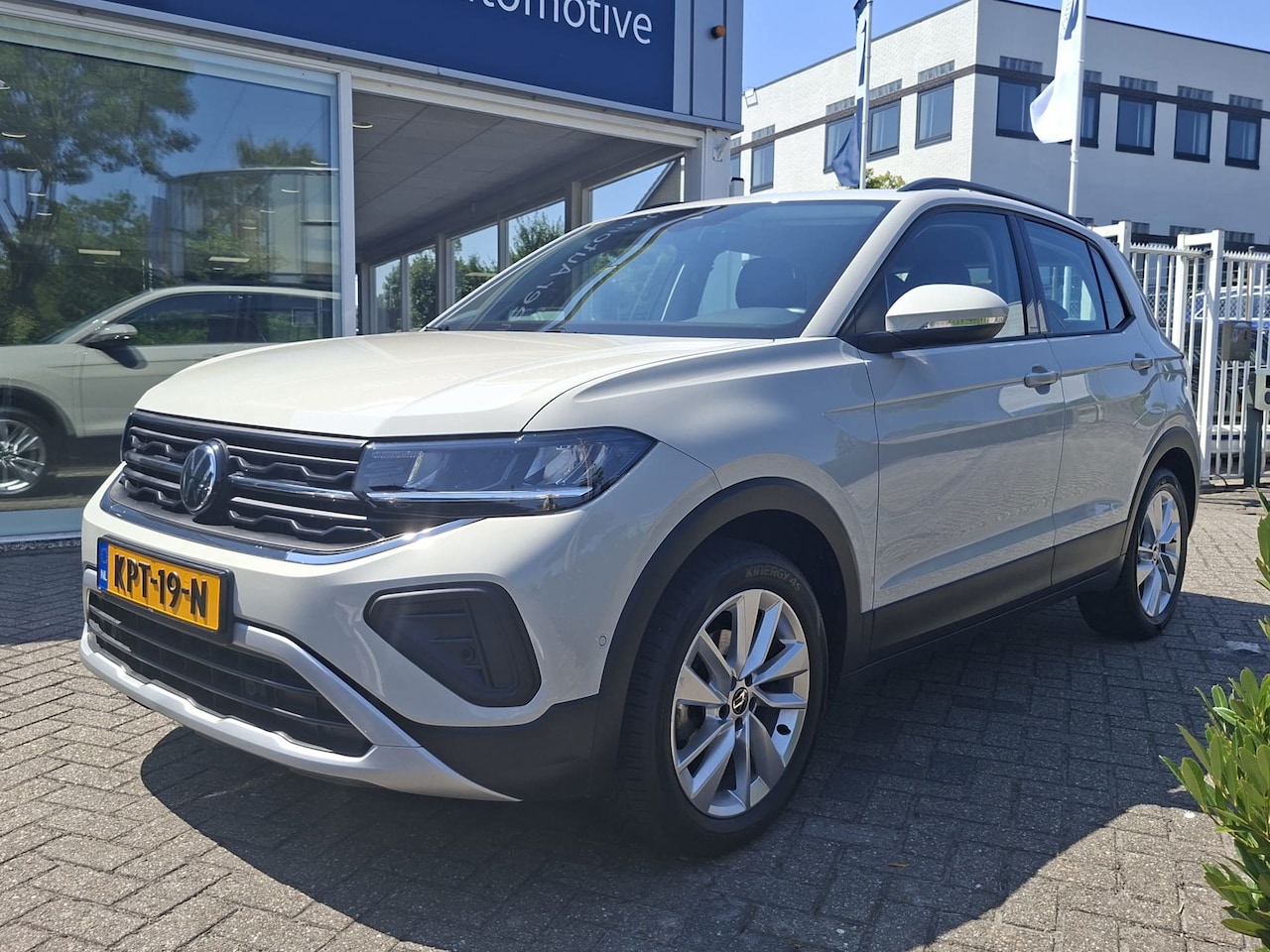 Volkswagen T-Cross - 1.0 TSI Life Edition navigatie / stoelverwarming / virtual cockpit - AutoWereld.nl