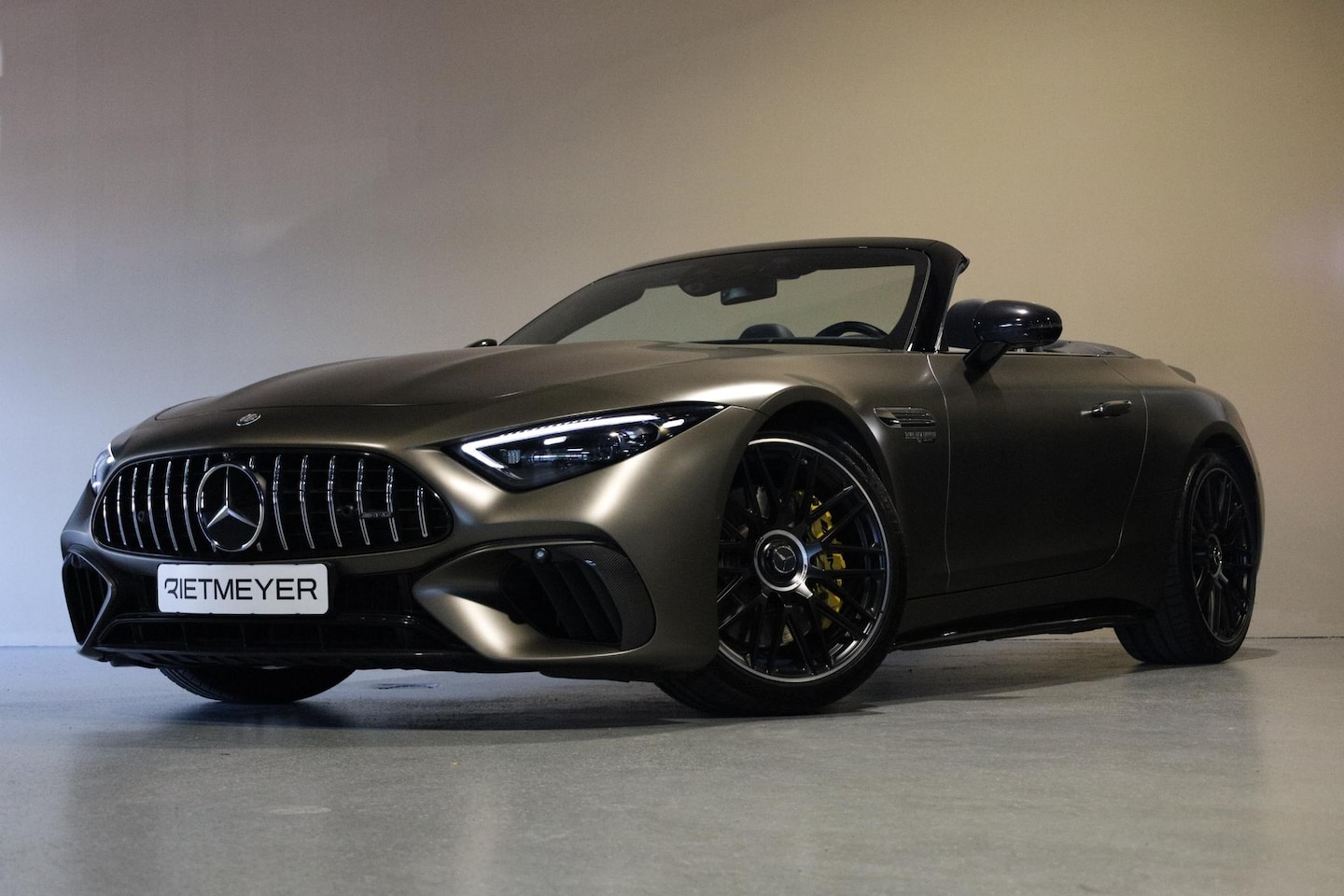 Mercedes-Benz SL-klasse Roadster - AMG 63 4MATIC+ |Carbon intr./Exter. | Lift | Head-up|  Burmester |	Memory-pakket | - AutoWereld.nl