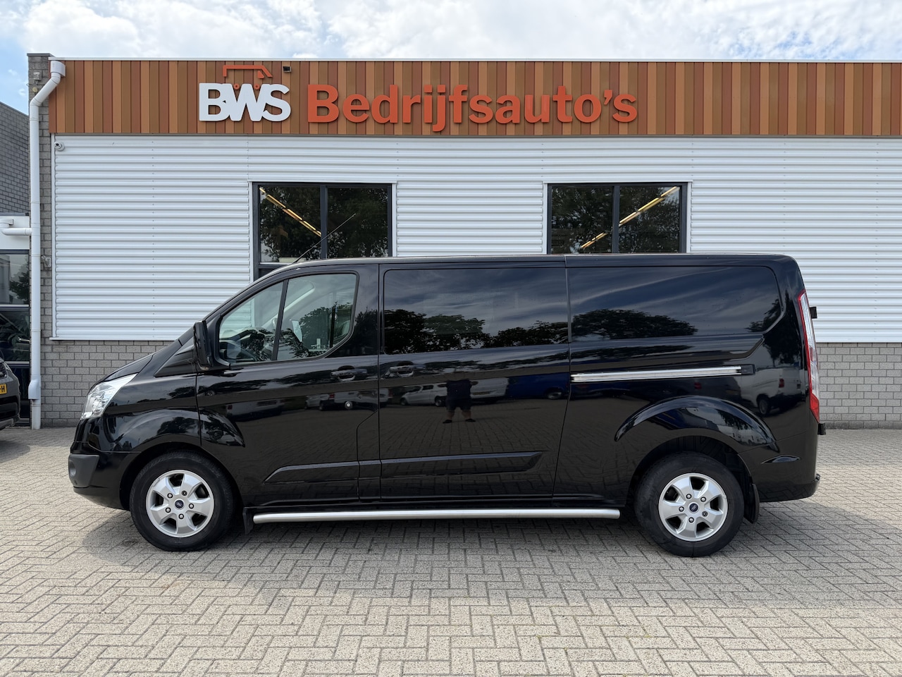 Ford Transit Custom - 290 2.0 TDCI 130pk automaat L2H1 Limited DC 5 persoons / euro 6 / vaste prijs rijklaar € 1 - AutoWereld.nl