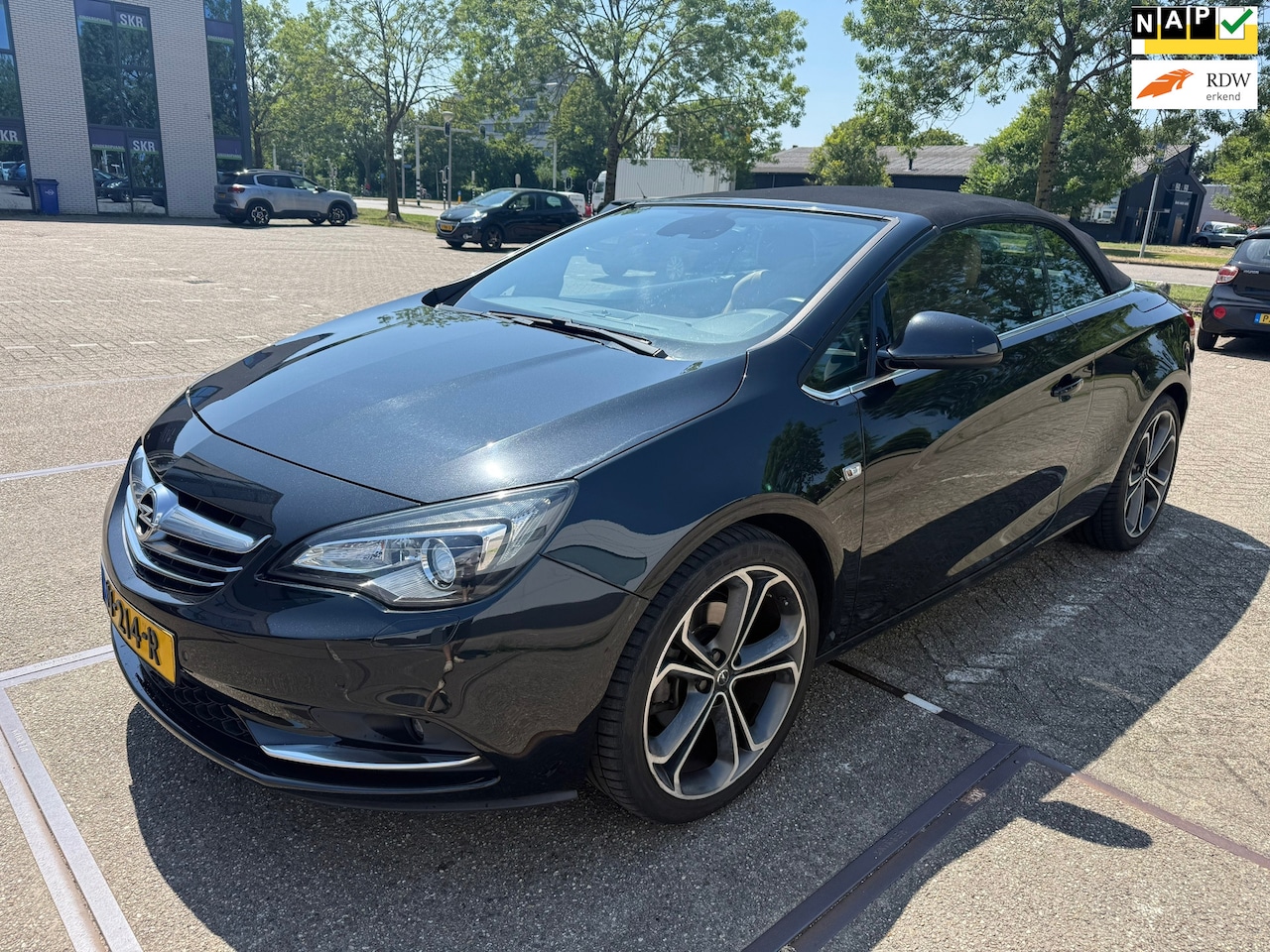 Opel Cascada - 1.4 Turbo ecoFLEX Innovation / CABRIO / LEER / PDC / NAVI / CAMERA/ BOEKJES / ZEER NETTE A - AutoWereld.nl