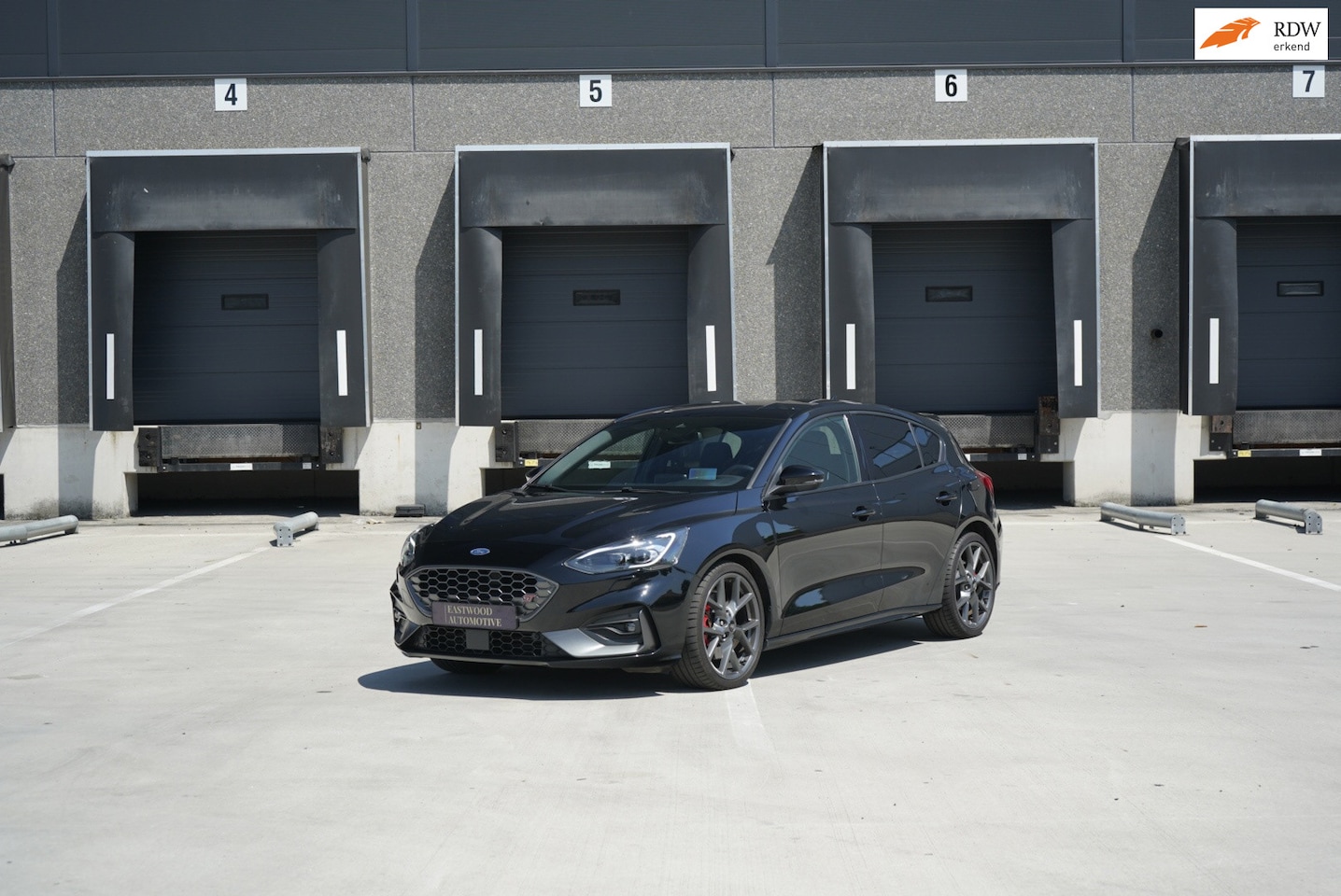 Ford Focus - ST 280PK | Dealer OH | Adaptieve Cruise | Camera | 2020 - AutoWereld.nl