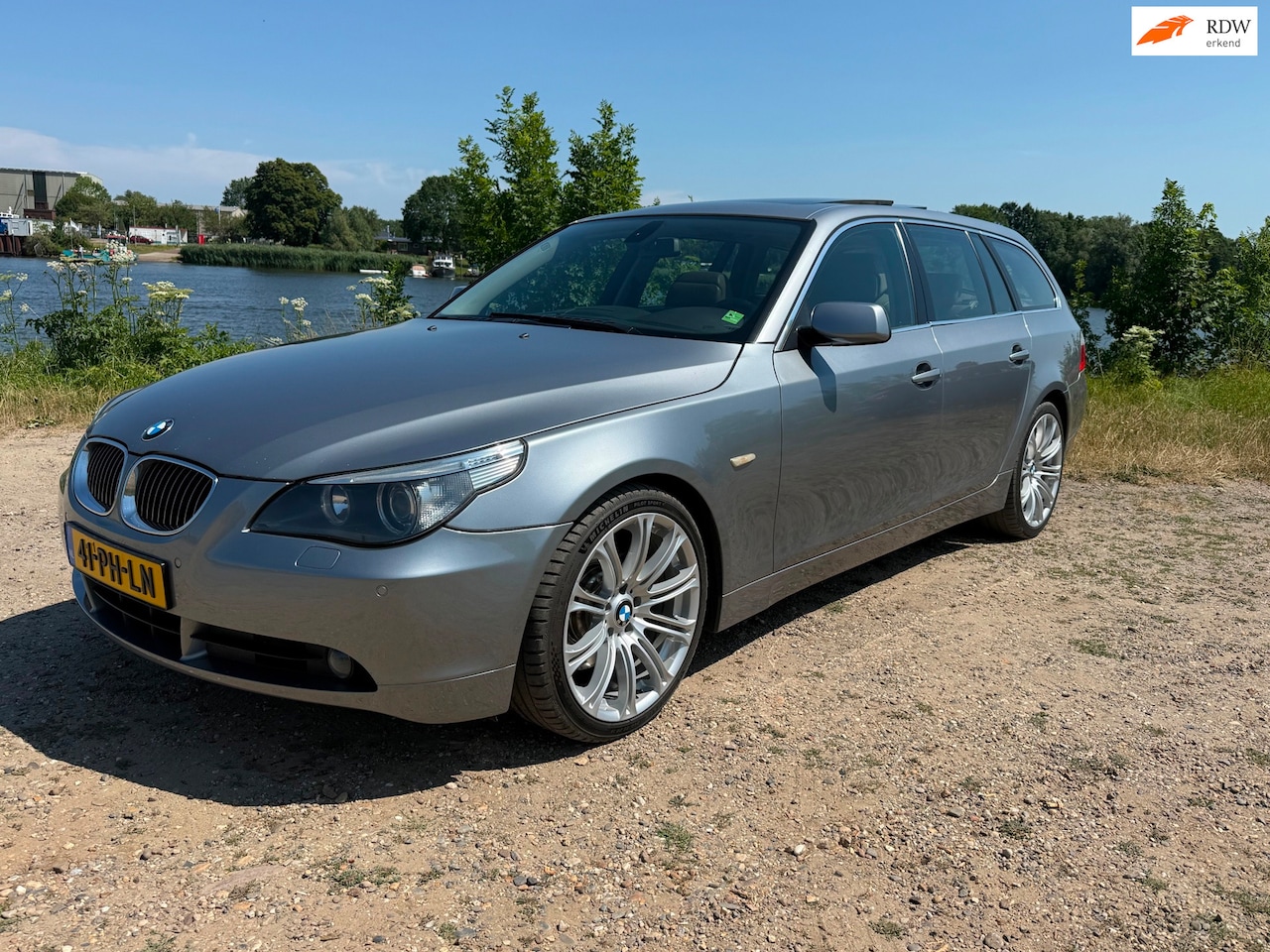 BMW 5-serie Touring - 545i Uniek ! Enigste in NL 6-Bak NL-Geleverd - AutoWereld.nl