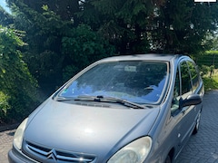 Citroën Xsara Picasso - 1.8i-16V Différence 2