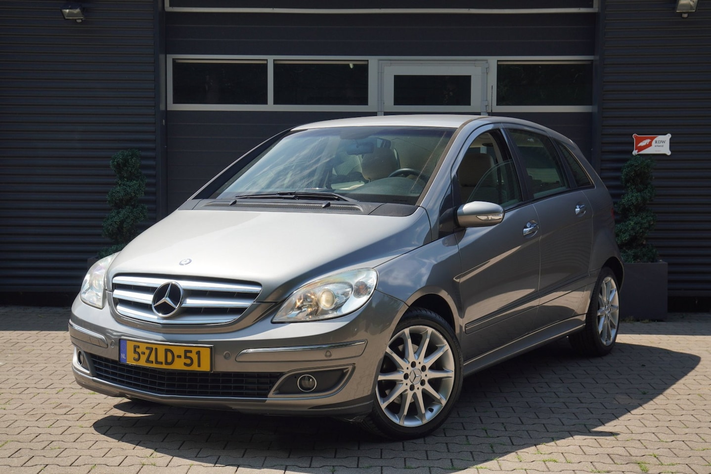 Mercedes-Benz B-klasse - 200 AUTOMAAT PARK. SENSOREN LEDER AIRCO 17" - AutoWereld.nl