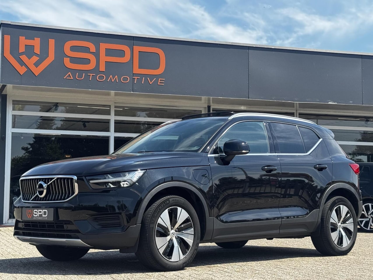 Volvo XC40 - 1.5 T4 Recharge Inscription|211PK|Pano|Leer|Carpl - AutoWereld.nl