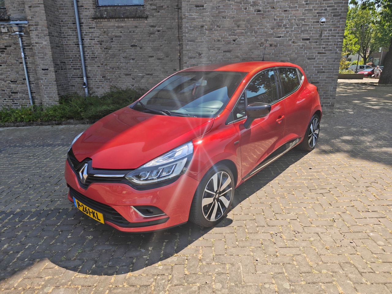 Renault Clio - 0.9 TCe Intens 0.9 TCe Intens,Airco,Parkeersensoren,Cruise control,Navi,Isofix - AutoWereld.nl