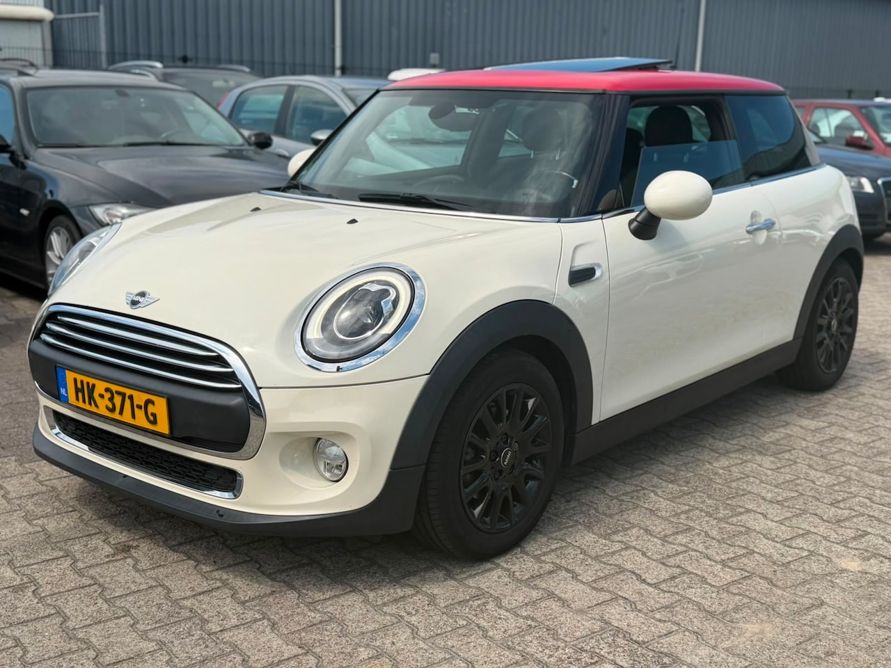 MINI One - 1.2 Salt Business 2015 Xenon Panorama 140.000 KM - AutoWereld.nl