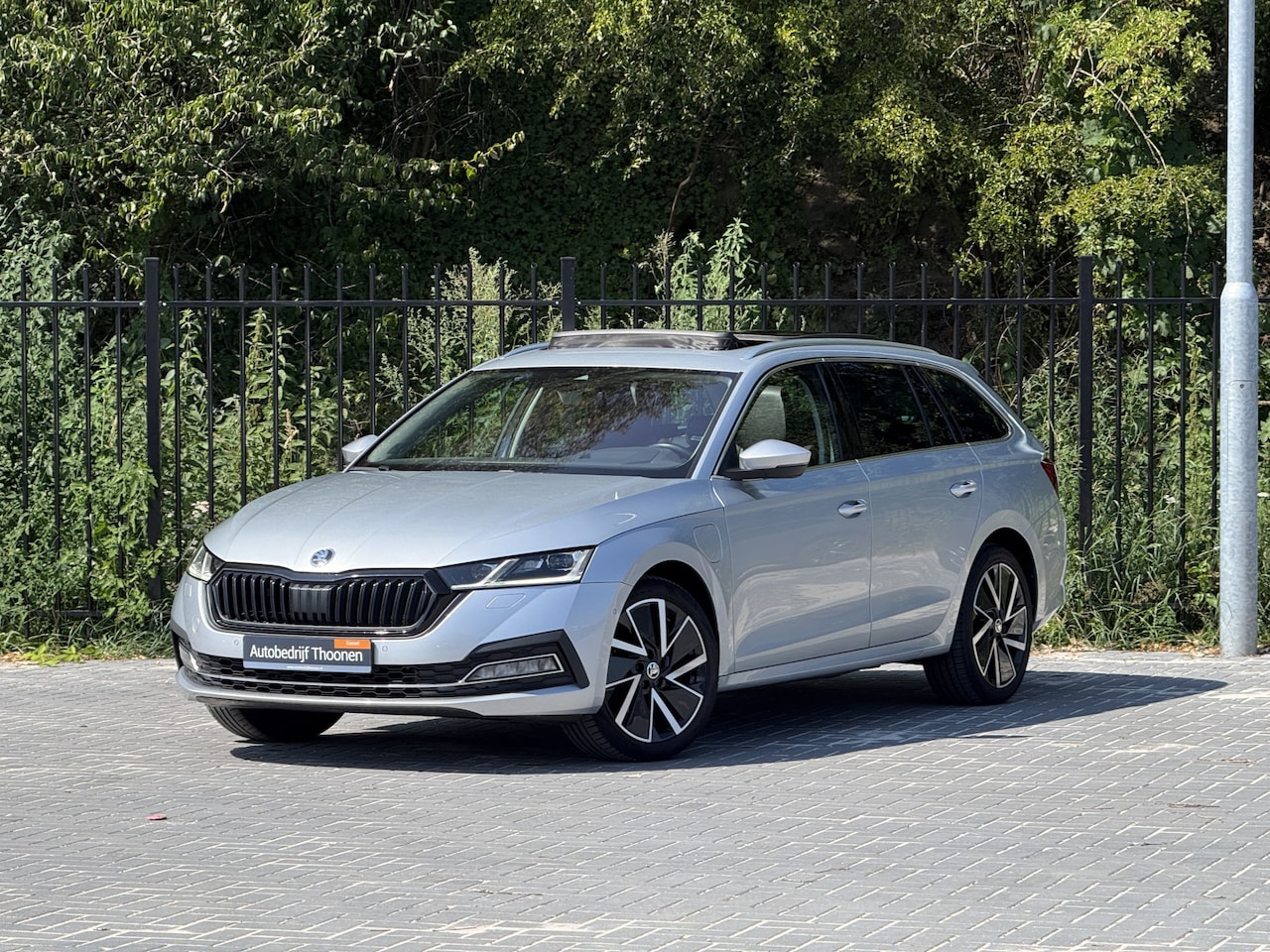 Skoda Octavia Combi - 1.4 TSI iV PHEV Style | Leer | Pano | HUD - AutoWereld.nl