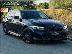 BMW 3-serie Touring - 330e xDrive M PERFORMANCE SEATS / HUD WIDESCREEN CAM PANO CARPLAY DODEHOEK