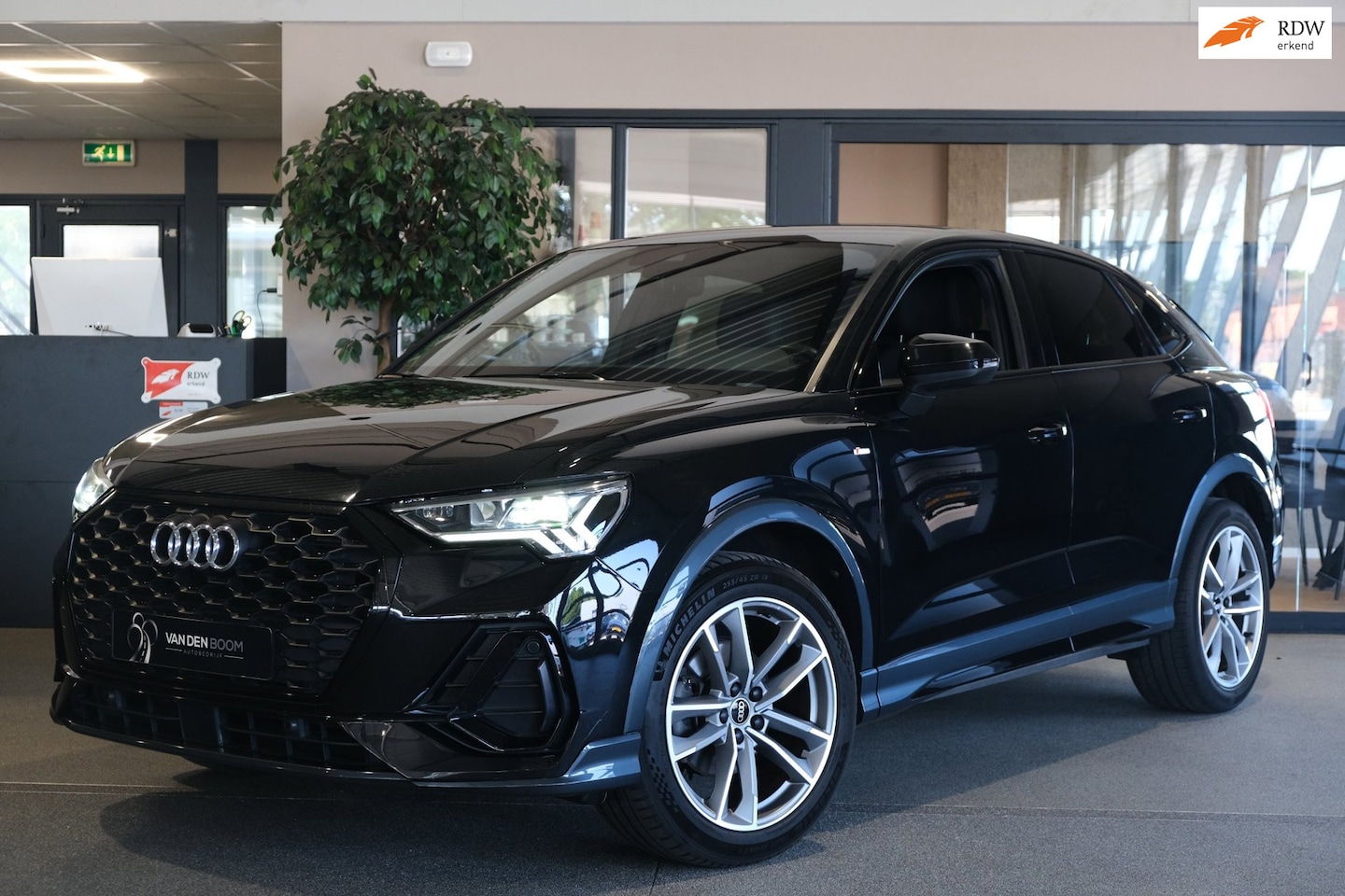 Audi Q3 Sportback - 35 TFSI S-Line S-tronic Navi Leder Cruise Pdc Climate Keyless - AutoWereld.nl