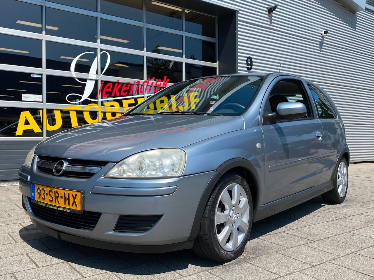 Opel Corsa - 1.2-16V Silverline - Airco I Sport velgen I Comfort pakket i Nwe APK 07-2027 - AutoWereld.nl