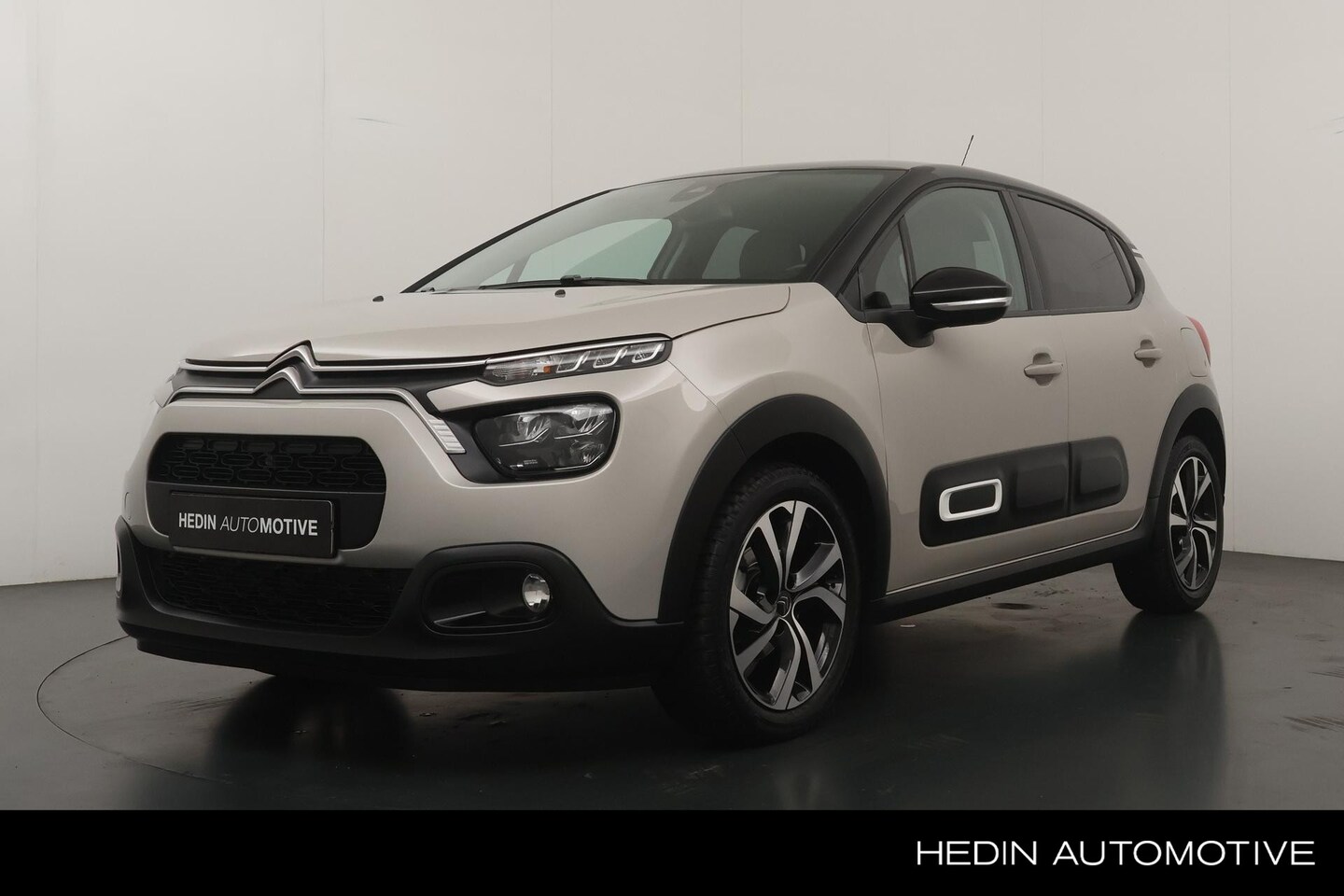 Citroën C3 - 1.2 110pk Shine | Parkeer Camera | Stoelverwarming | All Season Banden | Cruise Control | - AutoWereld.nl