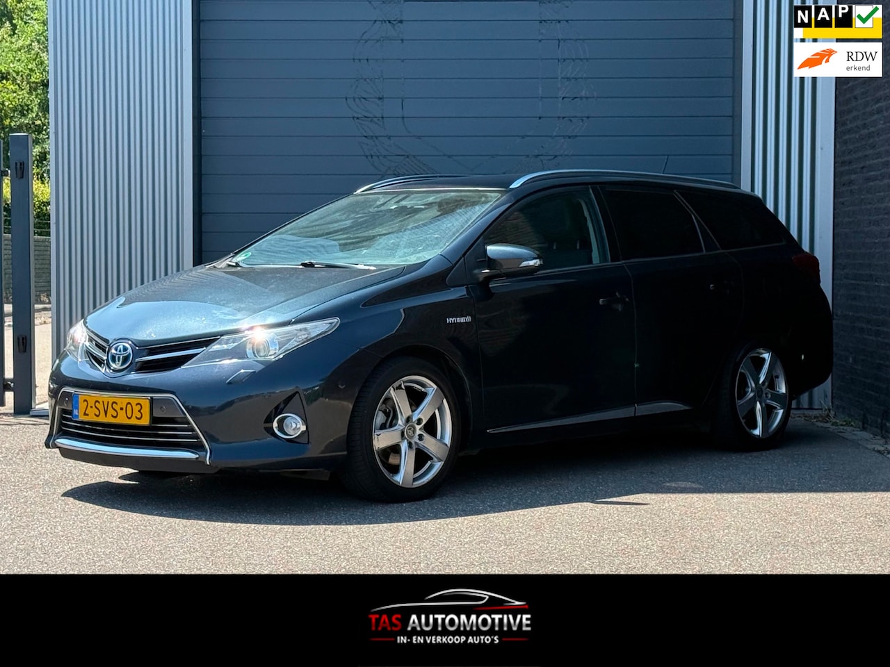Toyota Auris Touring Sports - 1.8 Hybrid Lease Pro NAVI / PANO - AutoWereld.nl