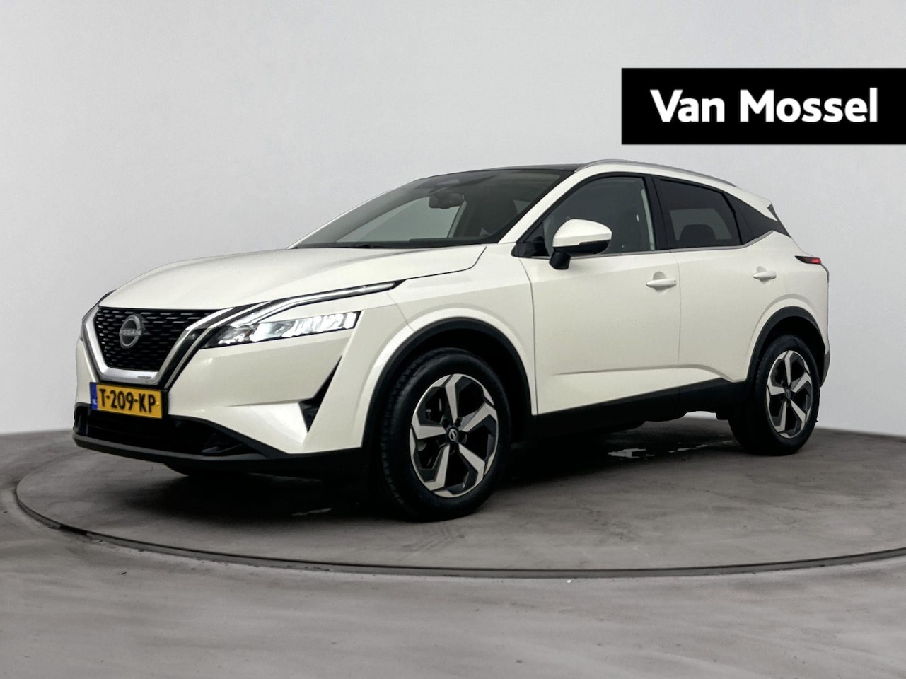 Nissan Qashqai - 1.3 MHEV Xtronic N-Connecta | PANORAMADAK | 360 CAMERA | DIGITAAL DASHBOARD | DODEHOEK DET - AutoWereld.nl