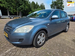 Kia Cee'd - 1.4 X-tra 5-deurs AIRCO