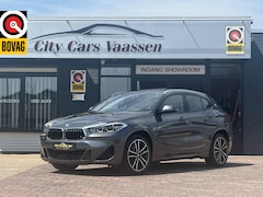 BMW X2 - xDrive25e automaat full options M sport pakket panoramadak navi camera climate ctr cruise