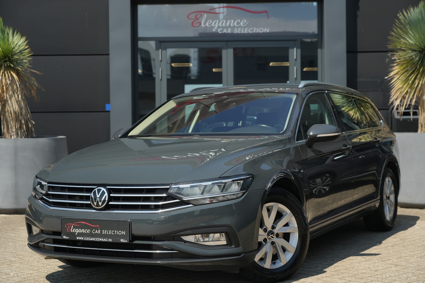Volkswagen Passat Variant - 1.5 TSI Business 150pk Navigatie/Camera/AdaptieveCruiseControl - AutoWereld.nl
