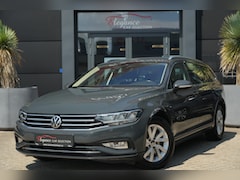 Volkswagen Passat Variant - 1.5 TSI Business 150pk Navigatie/Camera/AdaptieveCruiseControl