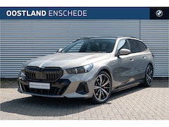 BMW 5-serie Touring - 530e M Sport Automaat / Panoramadak / Trekhaak / Bowers & Wilkins / Comfortstoelen / Adapt