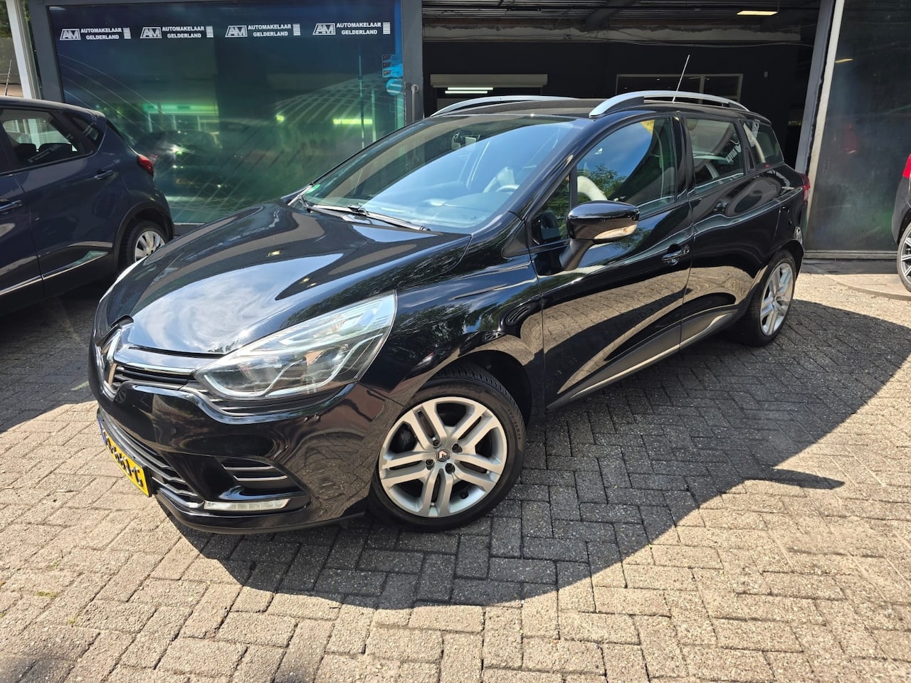 Renault Clio Estate - 0.9 TCe Zen | 1E EIGENAAR | 12MND GARANTIE | NAVI | AIRCO | CRUISE | LMV | - AutoWereld.nl