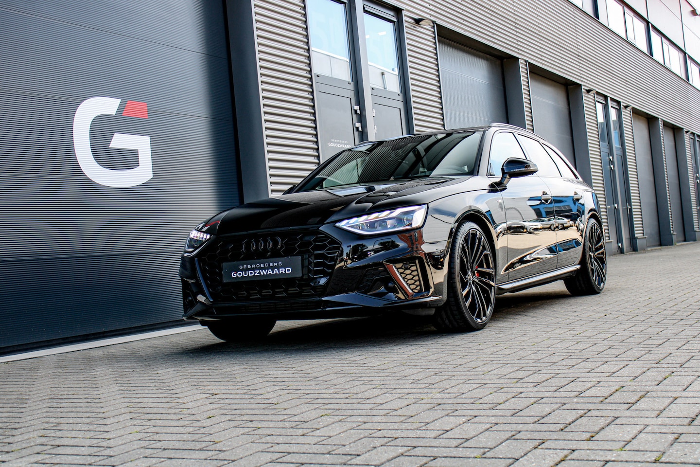 Audi A4 Avant - 40 TFSI S edition Competition | 204PK | Pano | Matrix | Elek. stoelen | Trekhaak - AutoWereld.nl
