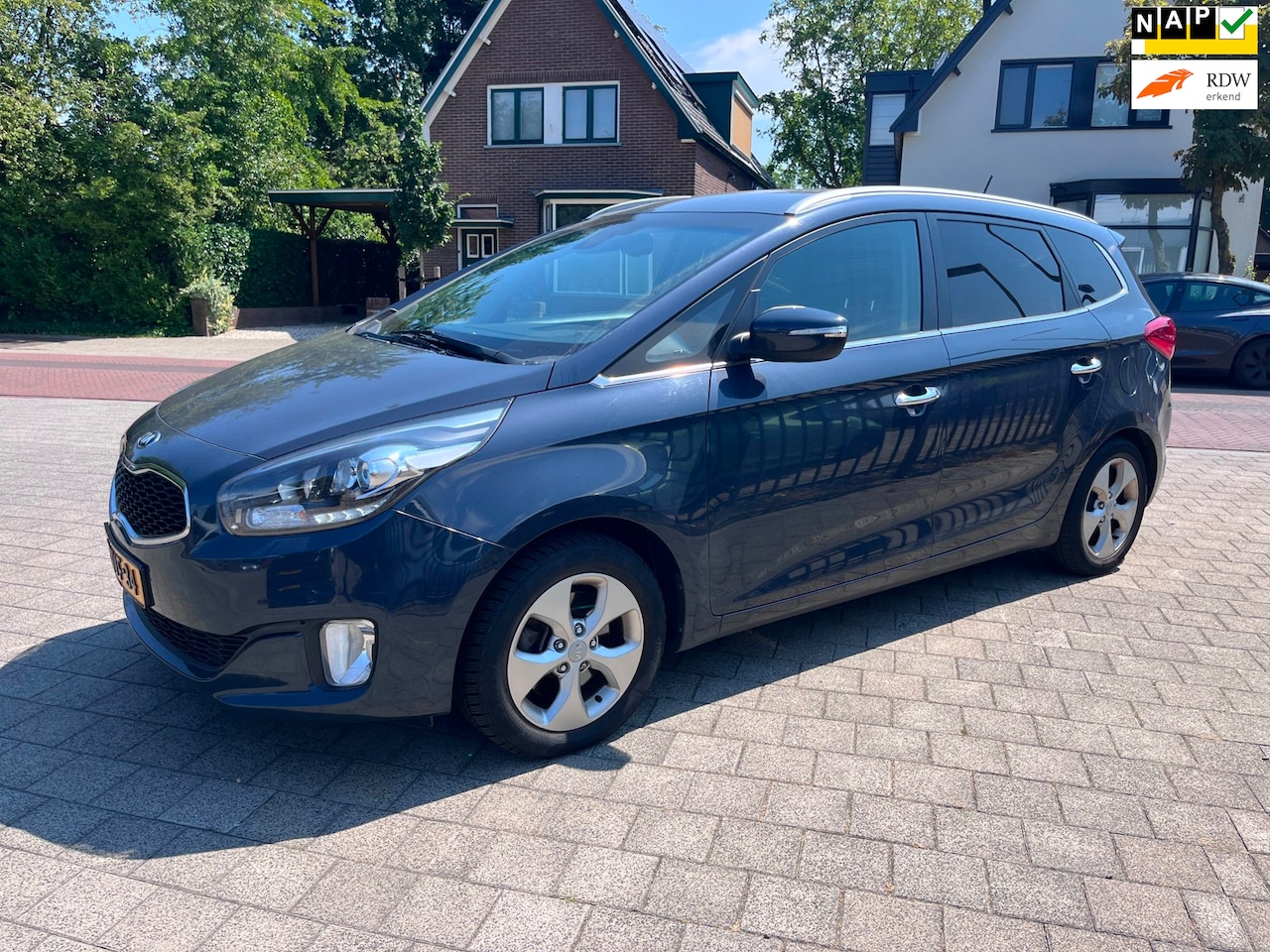 Kia Carens - 1.6 GDi Executive Isofix 7 Pers ecc navi trekh cruise - AutoWereld.nl