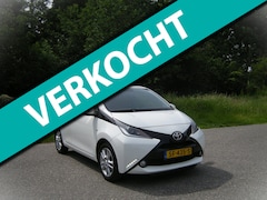 Toyota Aygo - 1.0 VVT-i x-joy 5-Drs Navi/Ecc/Lmv/Camera/Carplay