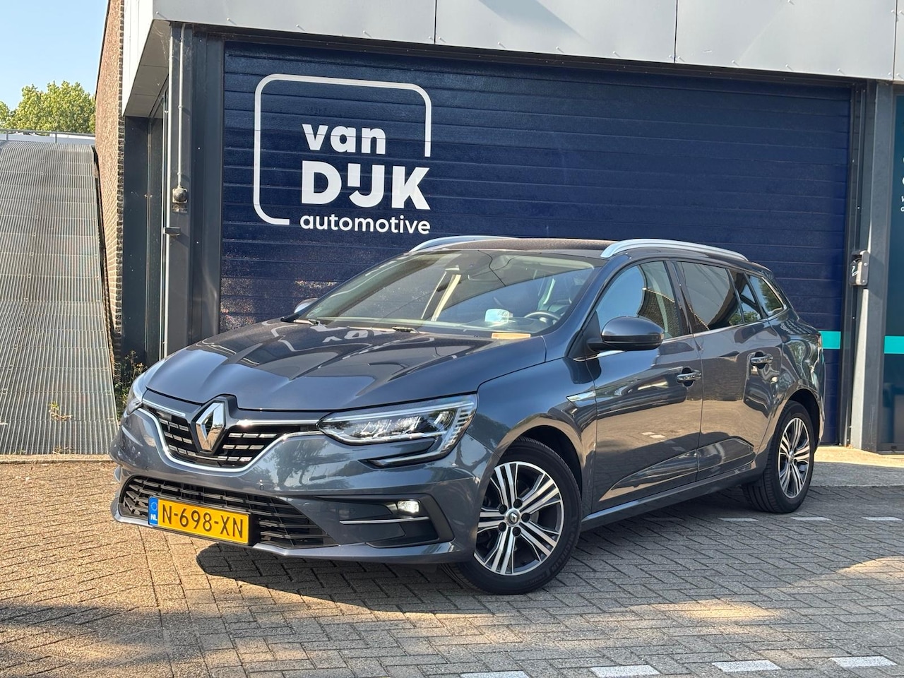 Renault Mégane Estate - 1.3 TCe Intens AUTOMAAT HEAD-UP DISPLAY TREKHAAK LMV CRUISE CONTROL CAMERA - AutoWereld.nl