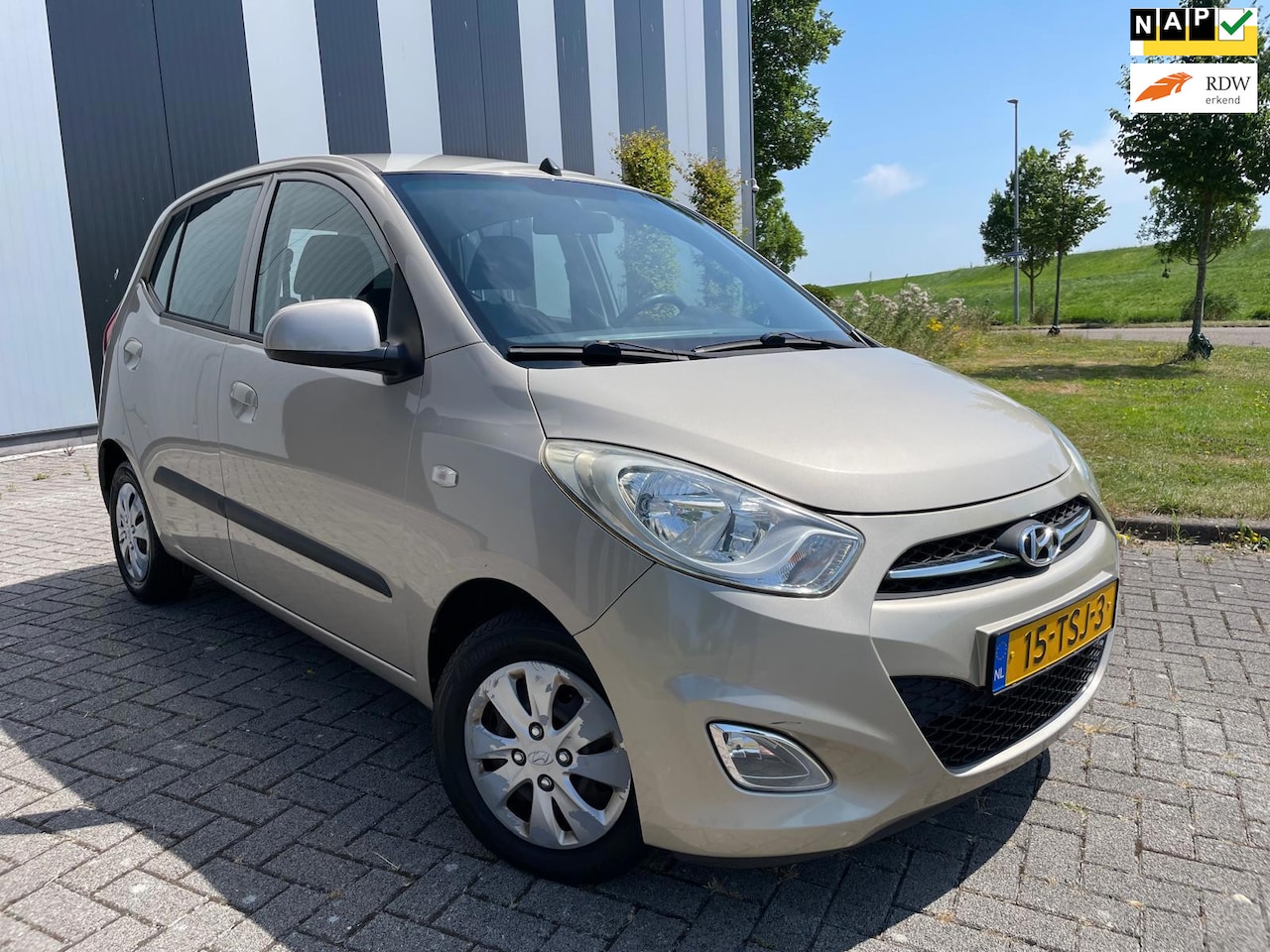 Hyundai i10 - 1.2 Plus Nw APK-Airco-Pdc-Elekpakket-2 Sleutels - AutoWereld.nl