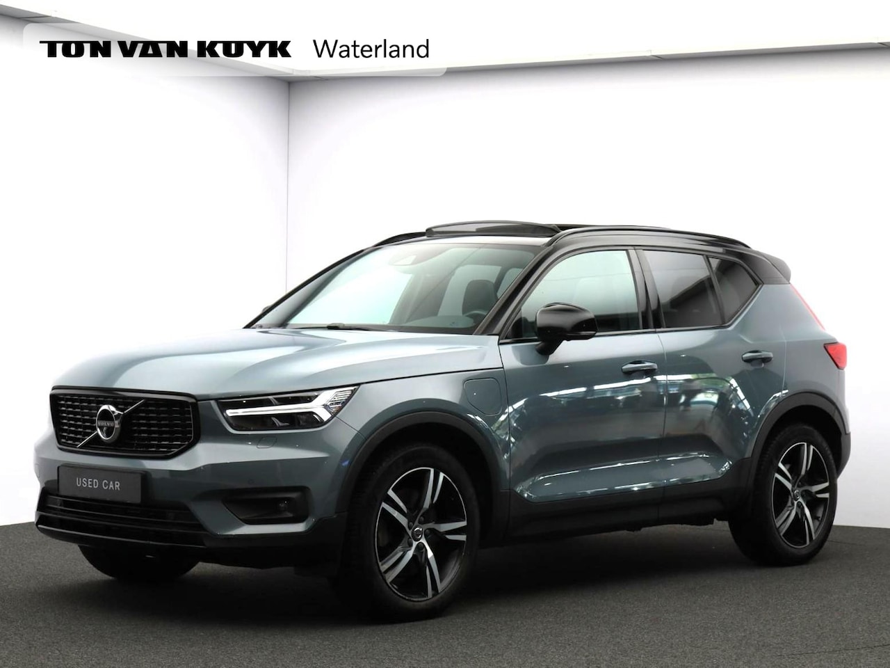 Volvo XC40 - T5 Recharge R-Design / Panorama dak / 360 Camera / BLIS / Stuur+stoel+voorruit+achterbankv - AutoWereld.nl
