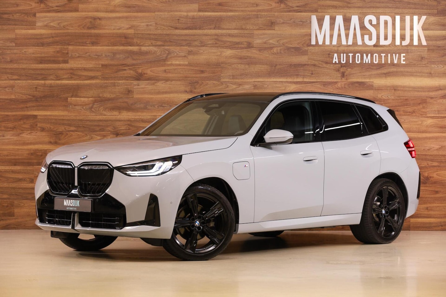 BMW X3 - 30e xDrive M-Sport|Pano|Leder|Elek. Stoelen|Trekhaak| - AutoWereld.nl