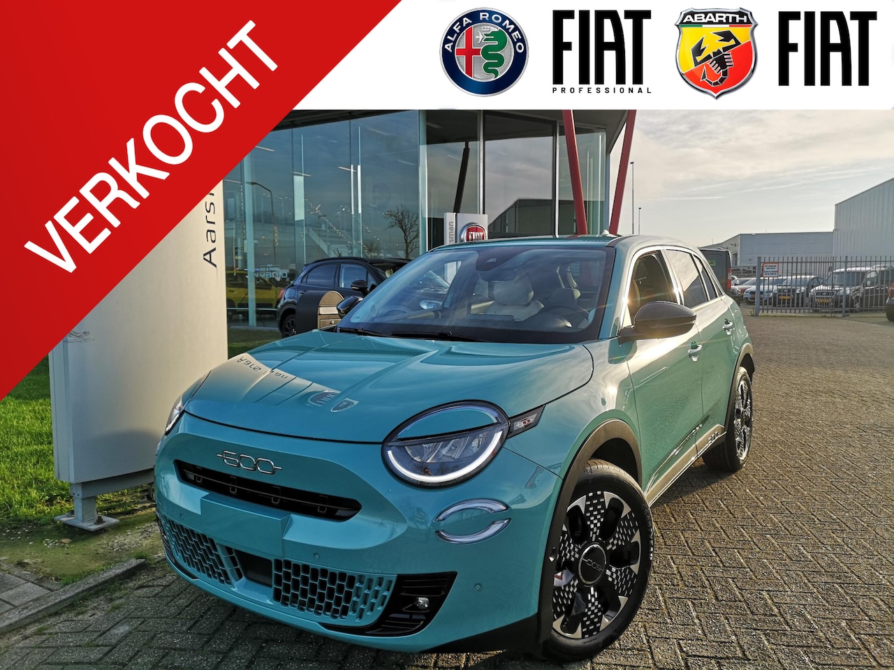 Fiat 600 - 1.2 Hybrid La Prima 136 PK | Full option | Camera | Adaptive cruise | Carplay | LED koplam - AutoWereld.nl