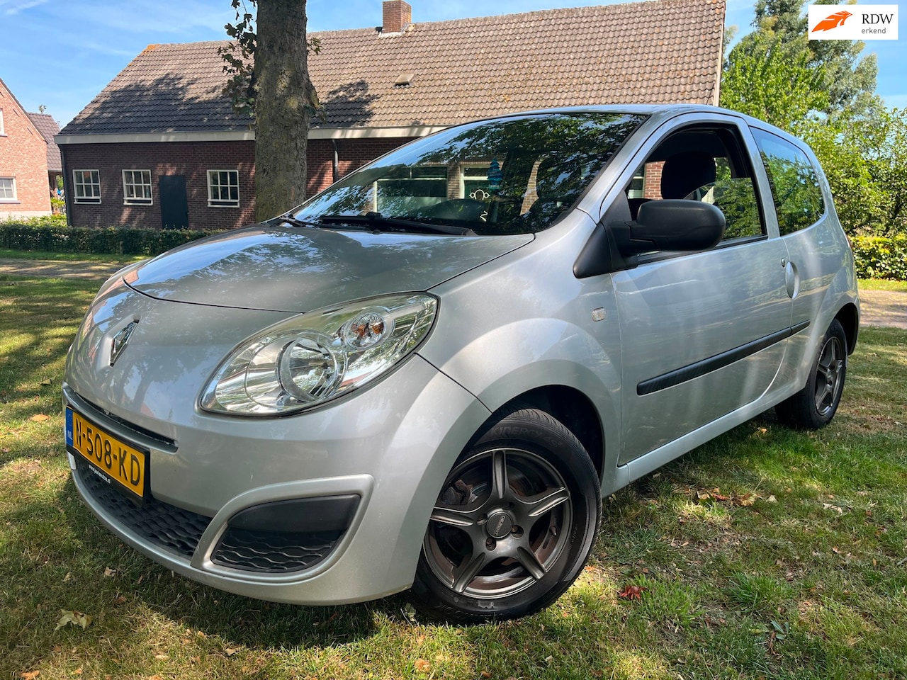 Renault Twingo - 1.2 Acces Airco / Lichtmetaal - AutoWereld.nl