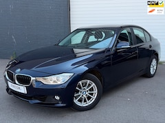 BMW 3-serie - 320i High Executive AUTOMAAT/CRUISE/LED/CLIMA/LMV/ORGNL