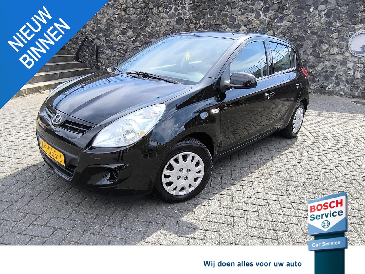 Hyundai i20 - 1.2i i-Motion Airco, afneembare trekhaak, electr ruiten, audio met stuur bediening. - AutoWereld.nl