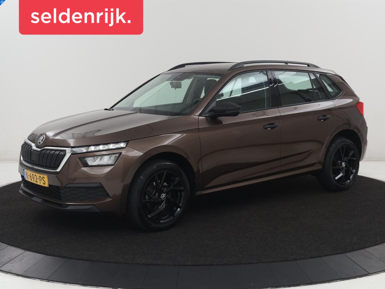 Skoda Kamiq - 1.0 TSI Active | Camera | Cruise control | Bluetooth | Carplay | DAB+ | Airco | Full LED - AutoWereld.nl