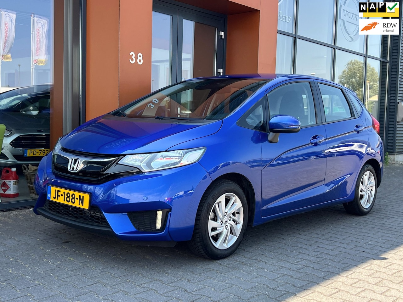 Honda Jazz - 1.3 i-VTEC|Trekhaak|Navi|Bluetooth|Cruise|Airco - AutoWereld.nl