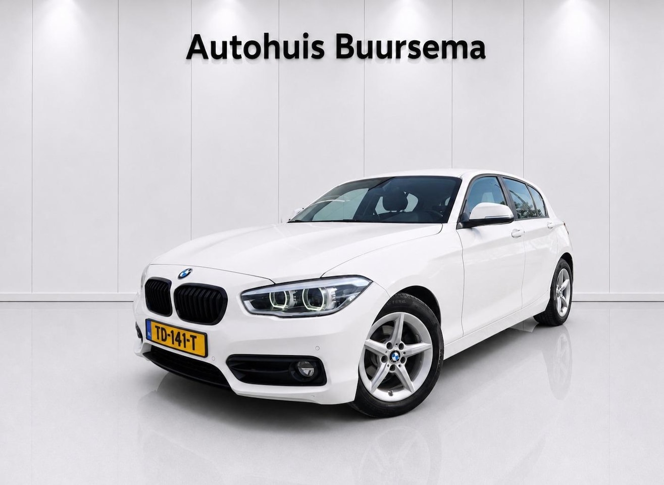 BMW 1-serie - 118i Sport-Line*NAP*Automaat*LED*PDC*NaviPro*Sportstoelen - AutoWereld.nl