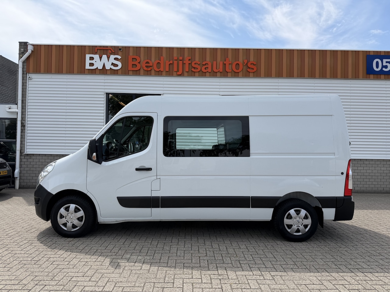 Renault Master - T35 2.3 dCi L2H2 DC 6 persoons / vaste prijs rijklaar € 14.950 ex btw / euro 6 / bpm vrij - AutoWereld.nl