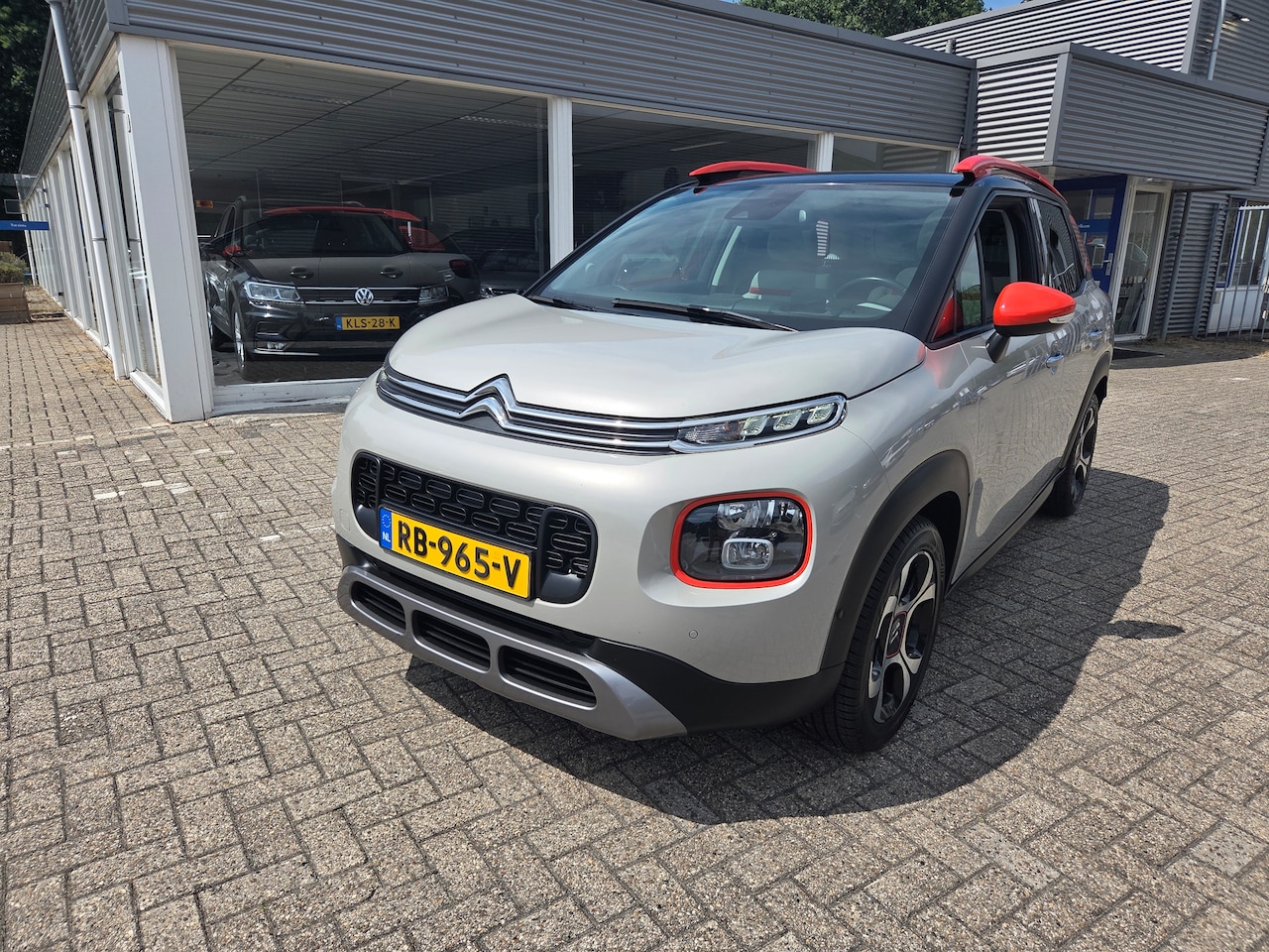 Citroën C3 Aircross - 1.2 PureTech S&S Shine nieuwe db riem, banden en remmen - AutoWereld.nl