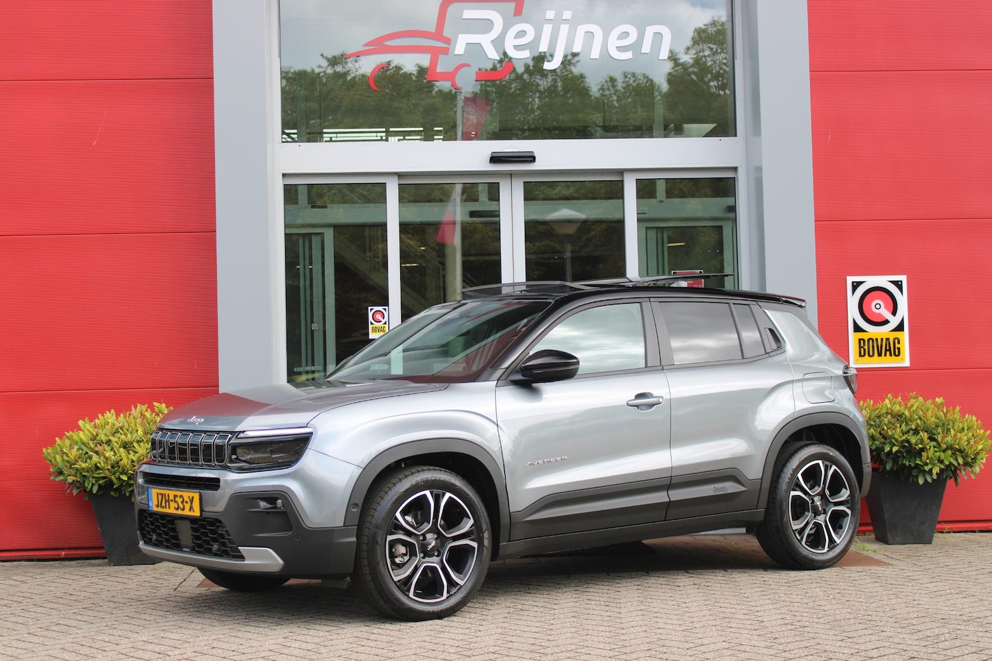 Jeep Avenger - 1.2 e-Hybrid 110PK SUMMIT | PANORAMA SCHUIF/KANTEL DAK | INFOTAINMENT & CONVENIENCE PACK: - AutoWereld.nl